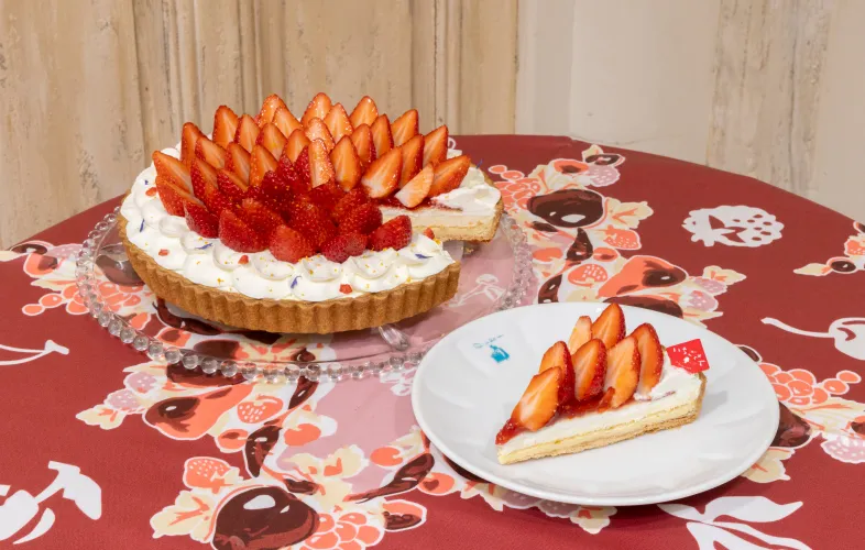 佐賀県産“いちごさん”とダブルチーズのタルトの写真