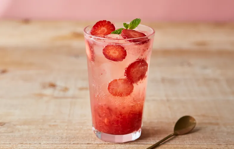 佐賀県産「いちごさん」アイスハニカムトフィーミルクティーの写真